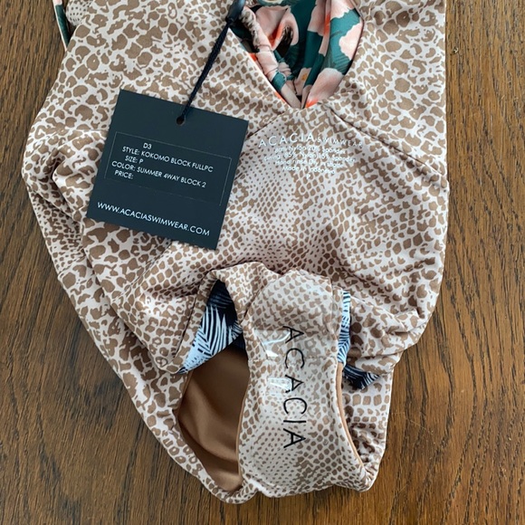 Rare ‘17 ACACIA mahalo kokomo summer 2 one piece block NWT - Picture 7 of 7